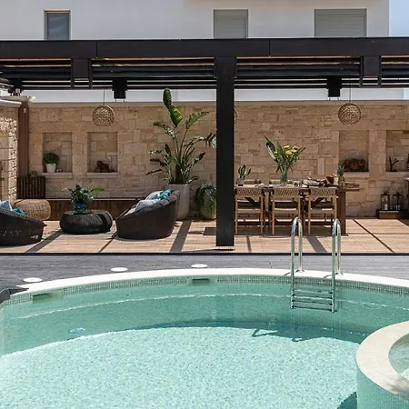 Villa Peacock